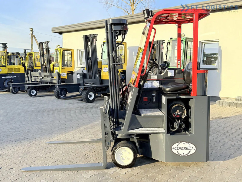 Combilift C3000CB / GAS / TRIPLEX 4900MM / FREE LIFT / SIDE SHIFT / FORK POSITIONER / EXCELLENT CONDITION / Wide range of four-way and sid - 4-suunaline lükandmastiga tõstuk: pilt 2 Combilift C3000CB / GAS / TRIPLEX 4900MM / FREE LIFT / SIDE SHIFT / FORK POSITIONER / EXCELLENT CONDITION / Wide range of four-way and sid - 4-suunaline lükandmastiga tõstuk: pilt 2