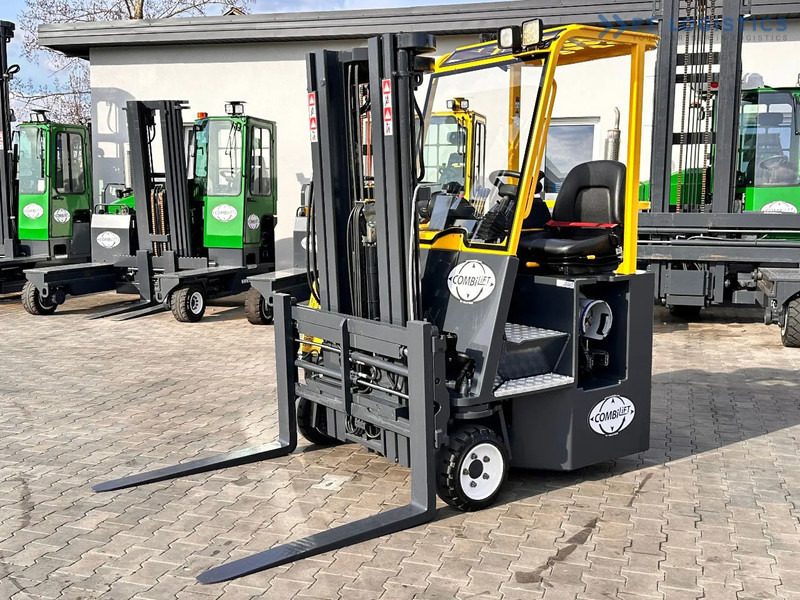 Combilift C3000CB / LPG / TRIPLEX / 4900MM / FREE LIFT / POSITIONER / LIKE NEW C3000CB / LPG / TRIPLEX / 4900MM / FREE LIFT / POSITIONER / - 4-suunaline lükandmastiga tõstuk: pilt 2 Combilift C3000CB / LPG / TRIPLEX / 4900MM / FREE LIFT / POSITIONER / LIKE NEW C3000CB / LPG / TRIPLEX / 4900MM / FREE LIFT / POSITIONER / - 4-suunaline lükandmastiga tõstuk: pilt 2