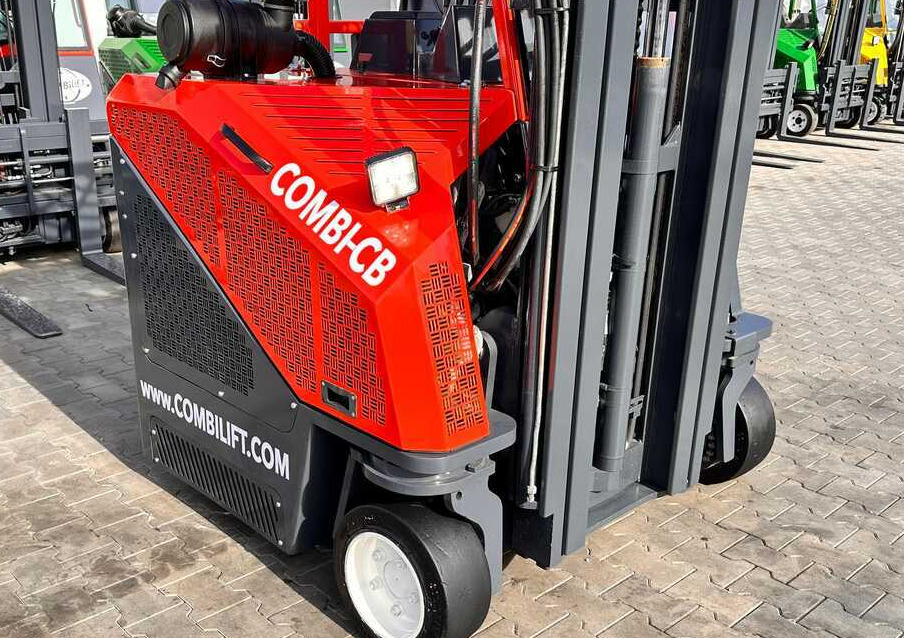 Combilift C3000CB / LPG / TRIPLEX / 5500MM / FREE LIFT / SIDE SHIFT + FORK POSITIONER / LIKE NEW - 4-suunaline lükandmastiga tõstuk: pilt 4 Combilift C3000CB / LPG / TRIPLEX / 5500MM / FREE LIFT / SIDE SHIFT + FORK POSITIONER / LIKE NEW - 4-suunaline lükandmastiga tõstuk: pilt 4