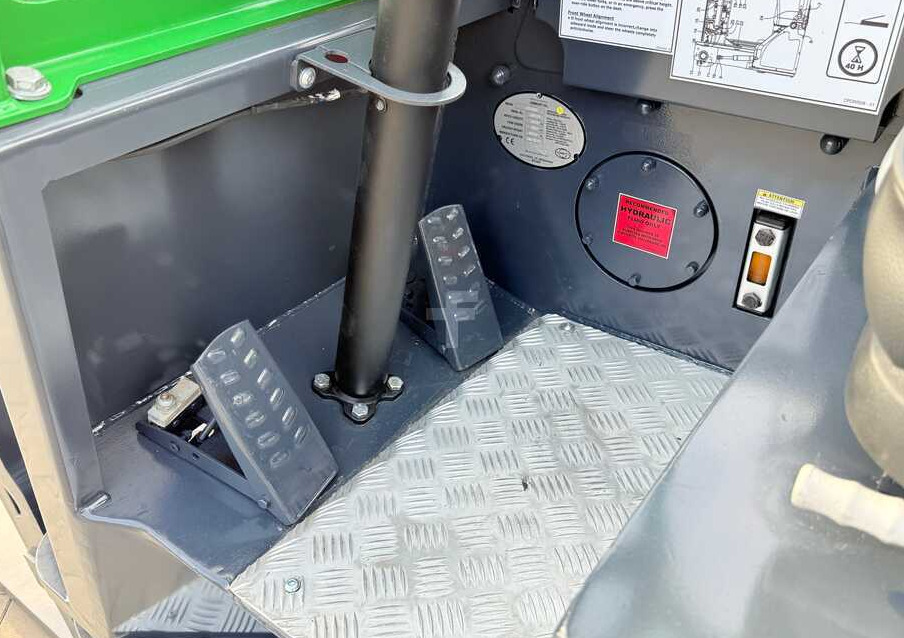 4-suunaline lükandmastiga tõstuk Combilift C3000CB / LPG / TRIPLEX – 6500MM / FREE LIFT / FORK POSITIONER / SIDE SHIFT / EXCELLENT CONDITION: pilt 13