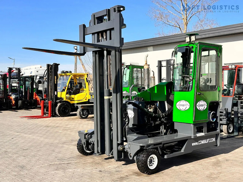 Combilift C4000 / LPG / DUPLEX / 4500MM / FREE LIFT / LIKE NEW C4000 / LPG / DUPLEX / 4500MM / FREE LIFT / LIKE NEW - 4-suunaline lükandmastiga tõstuk: pilt 1 Combilift C4000 / LPG / DUPLEX / 4500MM / FREE LIFT / LIKE NEW C4000 / LPG / DUPLEX / 4500MM / FREE LIFT / LIKE NEW - 4-suunaline lükandmastiga tõstuk: pilt 1