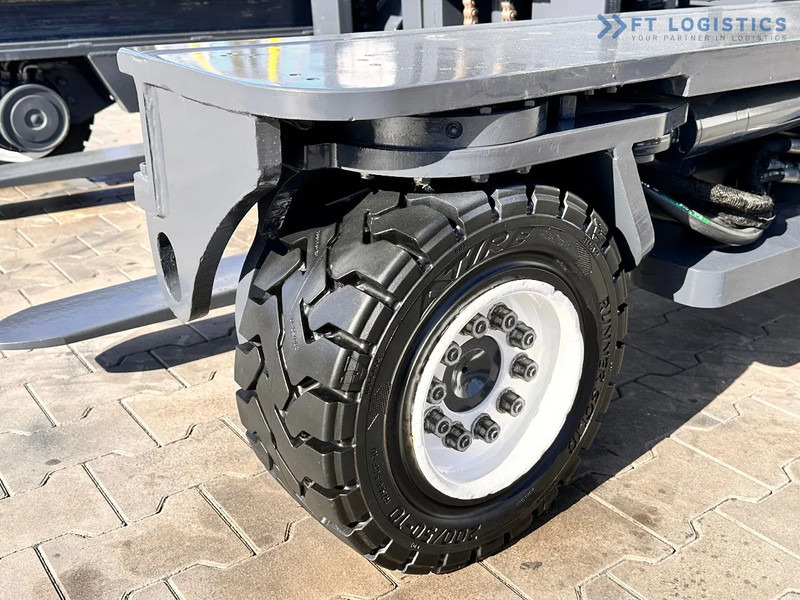 Combilift C4000 / LPG / DUPLEX / 4500MM / FREE LIFT / LIKE NEW C4000 / LPG / DUPLEX / 4500MM / FREE LIFT / LIKE NEW - 4-suunaline lükandmastiga tõstuk: pilt 4 Combilift C4000 / LPG / DUPLEX / 4500MM / FREE LIFT / LIKE NEW C4000 / LPG / DUPLEX / 4500MM / FREE LIFT / LIKE NEW - 4-suunaline lükandmastiga tõstuk: pilt 4