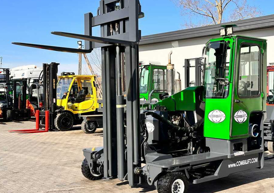 Combilift C4000 / LPG / DUPLEX / 4500MM / FREE LIFT / LIKE NEW - 4-suunaline lükandmastiga tõstuk: pilt 1 Combilift C4000 / LPG / DUPLEX / 4500MM / FREE LIFT / LIKE NEW - 4-suunaline lükandmastiga tõstuk: pilt 1