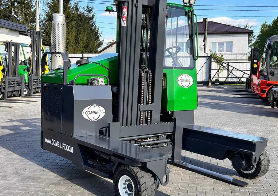 Combilift C4000 / TRIPLEX / 4900MM / GAS / FREE LIFT / FORK SIDE SHIFT / LIKE NEW - 4-suunaline lükandmastiga tõstuk: pilt 4 Combilift C4000 / TRIPLEX / 4900MM / GAS / FREE LIFT / FORK SIDE SHIFT / LIKE NEW - 4-suunaline lükandmastiga tõstuk: pilt 4
