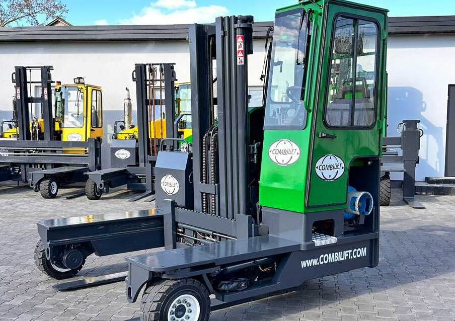 Combilift C4000 / TRIPLEX / 4900MM / GAS / FREE LIFT / FORK SIDE SHIFT / LIKE NEW - 4-suunaline lükandmastiga tõstuk: pilt 1 Combilift C4000 / TRIPLEX / 4900MM / GAS / FREE LIFT / FORK SIDE SHIFT / LIKE NEW - 4-suunaline lükandmastiga tõstuk: pilt 1