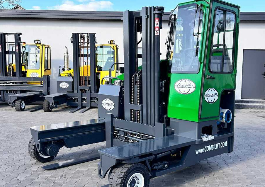 Combilift C4000 / TRIPLEX / 4900MM / GAS / FREE LIFT / FORK SIDE SHIFT / LIKE NEW - 4-suunaline lükandmastiga tõstuk: pilt 3 Combilift C4000 / TRIPLEX / 4900MM / GAS / FREE LIFT / FORK SIDE SHIFT / LIKE NEW - 4-suunaline lükandmastiga tõstuk: pilt 3