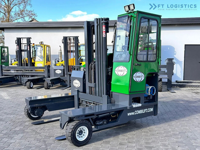 Combilift C4000 / TRIPLEX / 4900MM / LPG / FREE LIFT / FORK SHIFT / LIKE NEW C4000 / TRIPLEX / 4900MM / LPG / FREE LIFT / FORK SHIFT / LIK - 4-suunaline lükandmastiga tõstuk: pilt 1 Combilift C4000 / TRIPLEX / 4900MM / LPG / FREE LIFT / FORK SHIFT / LIKE NEW C4000 / TRIPLEX / 4900MM / LPG / FREE LIFT / FORK SHIFT / LIK - 4-suunaline lükandmastiga tõstuk: pilt 1