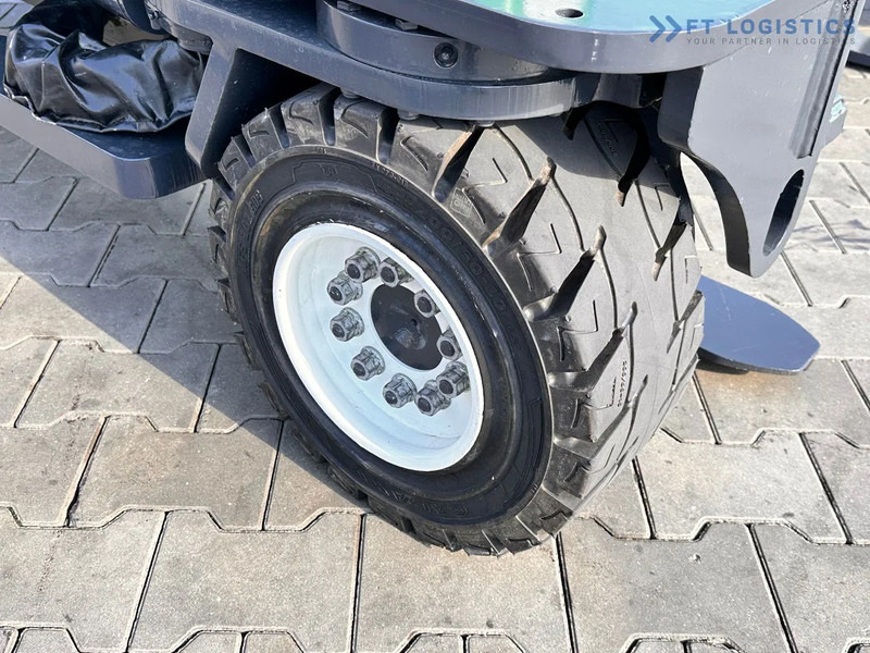 Combilift C4000 / TRIPLEX / 4900MM / LPG / FREE LIFT / FORK SHIFT / LIKE NEW C4000 / TRIPLEX / 4900MM / LPG / FREE LIFT / FORK SHIFT / LIK - 4-suunaline lükandmastiga tõstuk: pilt 5 Combilift C4000 / TRIPLEX / 4900MM / LPG / FREE LIFT / FORK SHIFT / LIKE NEW C4000 / TRIPLEX / 4900MM / LPG / FREE LIFT / FORK SHIFT / LIK - 4-suunaline lükandmastiga tõstuk: pilt 5