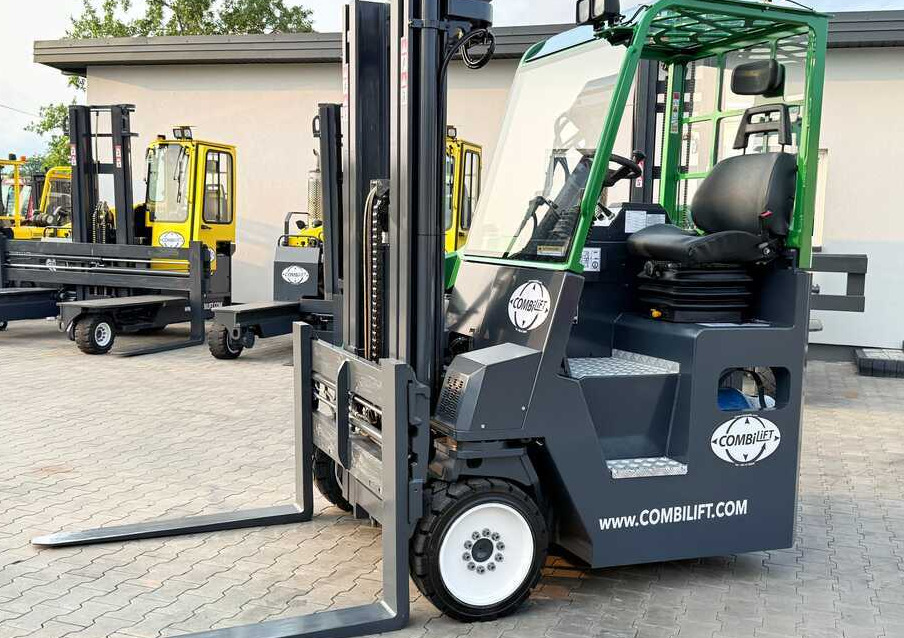 Combilift C4000CB / TRIPLEX - 5200MM / LPG / FREE LIFT / FORK POSITIONER / FORK SIDESHIFT / HEIGHT 2450MM / LIKE NEW - 4-suunaline lükandmastiga tõstuk: pilt 2 Combilift C4000CB / TRIPLEX - 5200MM / LPG / FREE LIFT / FORK POSITIONER / FORK SIDESHIFT / HEIGHT 2450MM / LIKE NEW - 4-suunaline lükandmastiga tõstuk: pilt 2