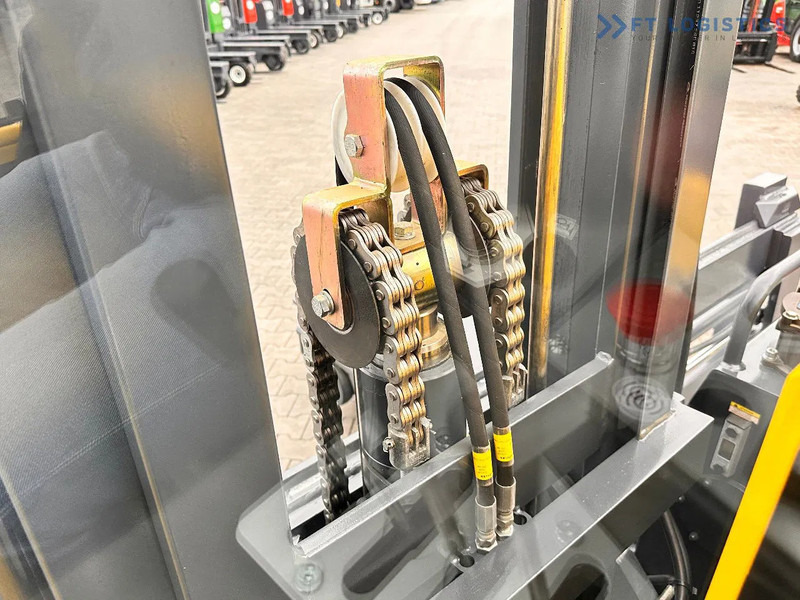 Combilift C4500 / DUPLEX / 4050MM / DIESEL / WIDE POSITIONER / FREE LIFT C4500 / DUPLEX / 4050MM / DIESEL / WIDE POSITIONER / FREE LIFT - 4-suunaline lükandmastiga tõstuk: pilt 2 Combilift C4500 / DUPLEX / 4050MM / DIESEL / WIDE POSITIONER / FREE LIFT C4500 / DUPLEX / 4050MM / DIESEL / WIDE POSITIONER / FREE LIFT - 4-suunaline lükandmastiga tõstuk: pilt 2