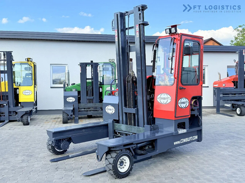 Combilift C4500 / GAS / DUPLEX - 4500MM / POSITIONER / FREE LIFT / FULL CABIN / ONLY 6178H / CONDITION - LIKE NEW! C4500 / GAS / DUPLEX - - 4-suunaline lükandmastiga tõstuk: pilt 1 Combilift C4500 / GAS / DUPLEX - 4500MM / POSITIONER / FREE LIFT / FULL CABIN / ONLY 6178H / CONDITION - LIKE NEW! C4500 / GAS / DUPLEX - - 4-suunaline lükandmastiga tõstuk: pilt 1