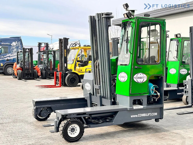 Combilift C4500 / LPG / TRIPLEX / 5500MM / FREE LIFT / HYDRAULIC FORK SHIFT / Like New C4500 / LPG / TRIPLEX / 5500MM / FREE LIFT / HYDRAU - 4-suunaline lükandmastiga tõstuk: pilt 2 Combilift C4500 / LPG / TRIPLEX / 5500MM / FREE LIFT / HYDRAULIC FORK SHIFT / Like New C4500 / LPG / TRIPLEX / 5500MM / FREE LIFT / HYDRAU - 4-suunaline lükandmastiga tõstuk: pilt 2