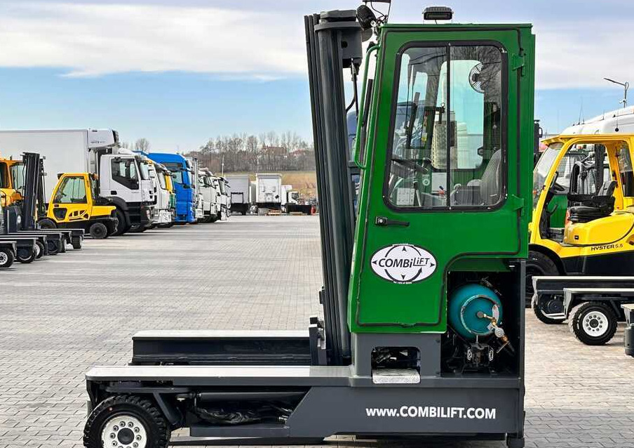 Combilift C4500 / LPG / UDT / TRIPLEX / 5500MM / FREE LIFT / FORK POSITIONER / LIKE NEW - 4-suunaline lükandmastiga tõstuk: pilt 2 Combilift C4500 / LPG / UDT / TRIPLEX / 5500MM / FREE LIFT / FORK POSITIONER / LIKE NEW - 4-suunaline lükandmastiga tõstuk: pilt 2