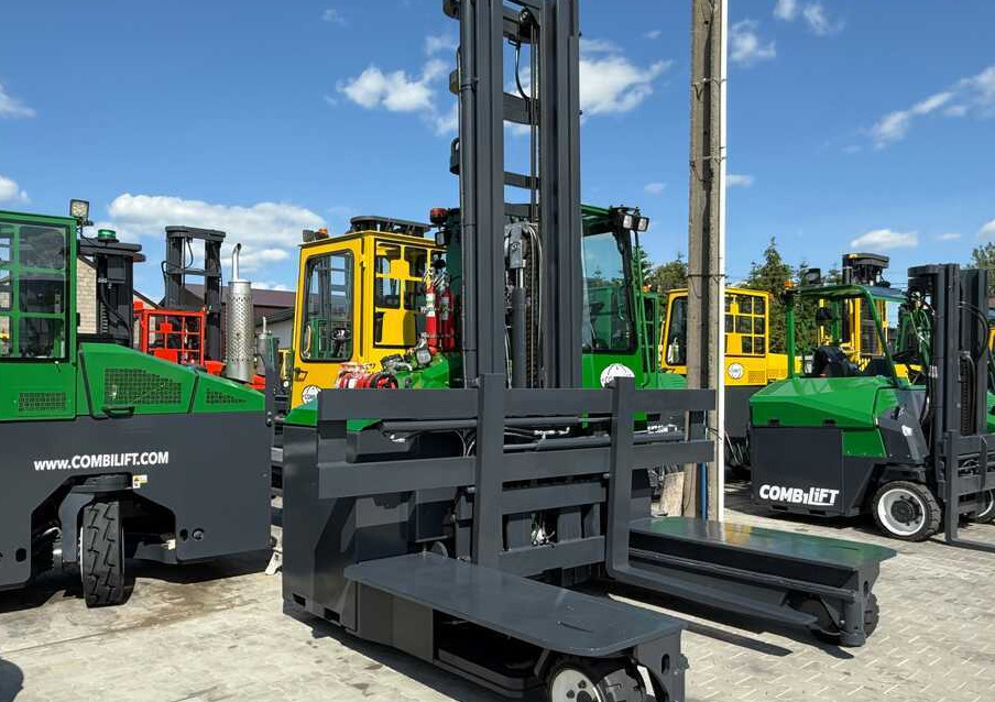 Combilift C5000E / ELECTRIC / TRIPLEX 8300MM / FULL FREE LIFT / WIDE POSITIONER / FORK SIDESHIFT / BATTERY LIKE NEW - 4-suunaline lükandmastiga tõstuk: pilt 4 Combilift C5000E / ELECTRIC / TRIPLEX 8300MM / FULL FREE LIFT / WIDE POSITIONER / FORK SIDESHIFT / BATTERY LIKE NEW - 4-suunaline lükandmastiga tõstuk: pilt 4