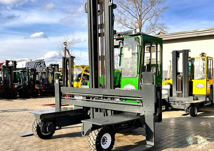 Combilift C5000XL / LPG / AIR CONDITIONING / WIDE POSITIONER / DUPLEX MAST / ADJUSTABLE FORKS / NEW TIRES / EXCELLENT CONDITION! - 4-suunaline lükandmastiga tõstuk: pilt 1 Combilift C5000XL / LPG / AIR CONDITIONING / WIDE POSITIONER / DUPLEX MAST / ADJUSTABLE FORKS / NEW TIRES / EXCELLENT CONDITION! - 4-suunaline lükandmastiga tõstuk: pilt 1