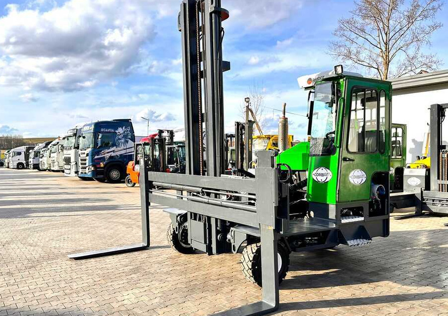 Combilift C5000XL / LPG / AIR CONDITIONING / WIDE POSITIONER / DUPLEX MAST / ADJUSTABLE FORKS / NEW TIRES / EXCELLENT CONDITION! - 4-suunaline lükandmastiga tõstuk: pilt 1 Combilift C5000XL / LPG / AIR CONDITIONING / WIDE POSITIONER / DUPLEX MAST / ADJUSTABLE FORKS / NEW TIRES / EXCELLENT CONDITION! - 4-suunaline lükandmastiga tõstuk: pilt 1