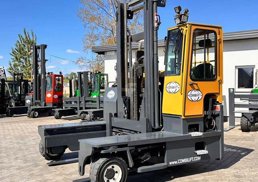 Combilift C9000 / GAS / DUPLEX / 4700MM / FREE LIFT / POSITIONER / FORK SIDE SHIFT / EXCELLENT CONDITION - 4-suunaline lükandmastiga tõstuk: pilt 4 Combilift C9000 / GAS / DUPLEX / 4700MM / FREE LIFT / POSITIONER / FORK SIDE SHIFT / EXCELLENT CONDITION - 4-suunaline lükandmastiga tõstuk: pilt 4