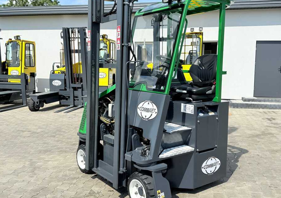 4-suunaline lükandmastiga tõstuk Combilift CB2500 / DIESEL / EXTENDABLE FORKS / TRIPLEX / 5500MM / FREE LIFT / SIDE SHIFT / FORK POSITIONER / LIKE NEW: pilt 31