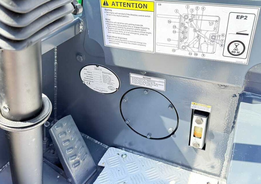 4-suunaline lükandmastiga tõstuk Combilift CB2500 / DIESEL / EXTENDABLE FORKS / TRIPLEX / 5500MM / FREE LIFT / SIDE SHIFT / FORK POSITIONER / LIKE NEW: pilt 12