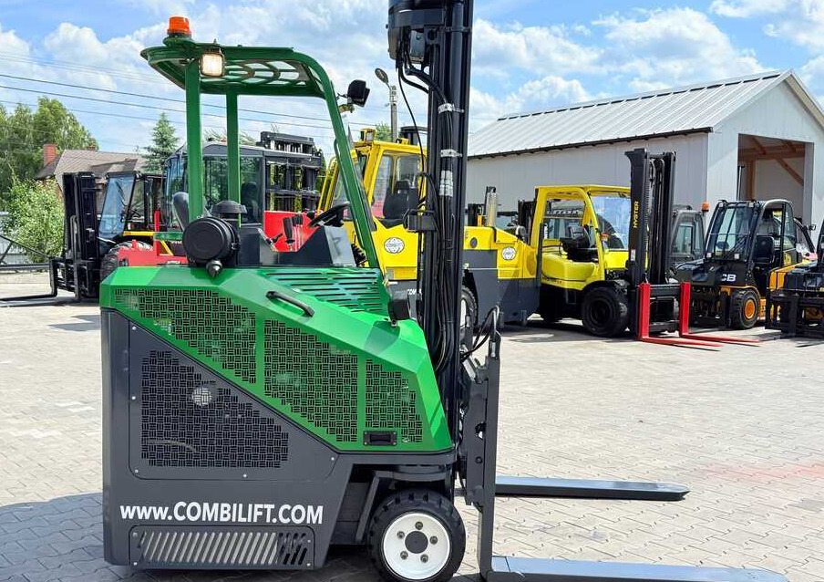 4-suunaline lükandmastiga tõstuk Combilift CB2500 / DIESEL / EXTENDABLE FORKS / TRIPLEX / 5500MM / FREE LIFT / SIDE SHIFT / FORK POSITIONER / LIKE NEW: pilt 7