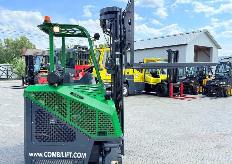 4-suunaline lükandmastiga tõstuk Combilift CB2500 / DIESEL / EXTENDABLE FORKS / TRIPLEX / 5500MM / FREE LIFT / SIDE SHIFT / FORK POSITIONER / LIKE NEW: pilt 24