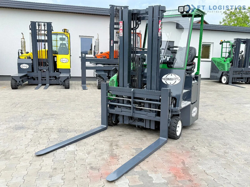 Combilift CB3000 / DIESEL / TRIPLEX 4900MM / FULL FREE LIFT / SIDE SHIFT / FORK POSITIONER / 1500MM FORKS / LIKE NEW CB3000 / DIESEL / TRI - 4-suunaline lükandmastiga tõstuk: pilt 4 Combilift CB3000 / DIESEL / TRIPLEX 4900MM / FULL FREE LIFT / SIDE SHIFT / FORK POSITIONER / 1500MM FORKS / LIKE NEW CB3000 / DIESEL / TRI - 4-suunaline lükandmastiga tõstuk: pilt 4