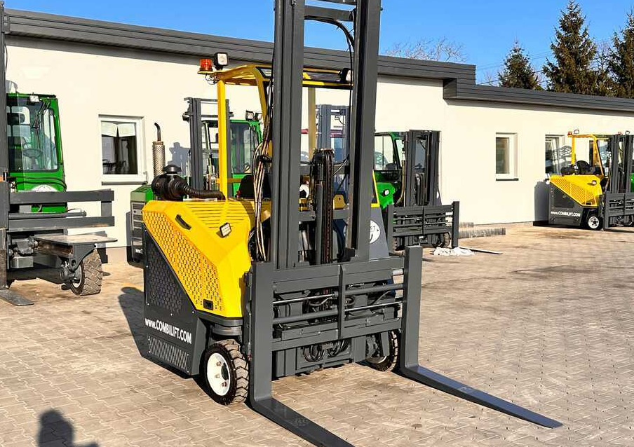 Combilift CB3000 / LPG / DUPLEX / 4000MM / FREE LIFT / NEW BAND TIRES / LIKE NEW - 4-suunaline lükandmastiga tõstuk: pilt 5 Combilift CB3000 / LPG / DUPLEX / 4000MM / FREE LIFT / NEW BAND TIRES / LIKE NEW - 4-suunaline lükandmastiga tõstuk: pilt 5