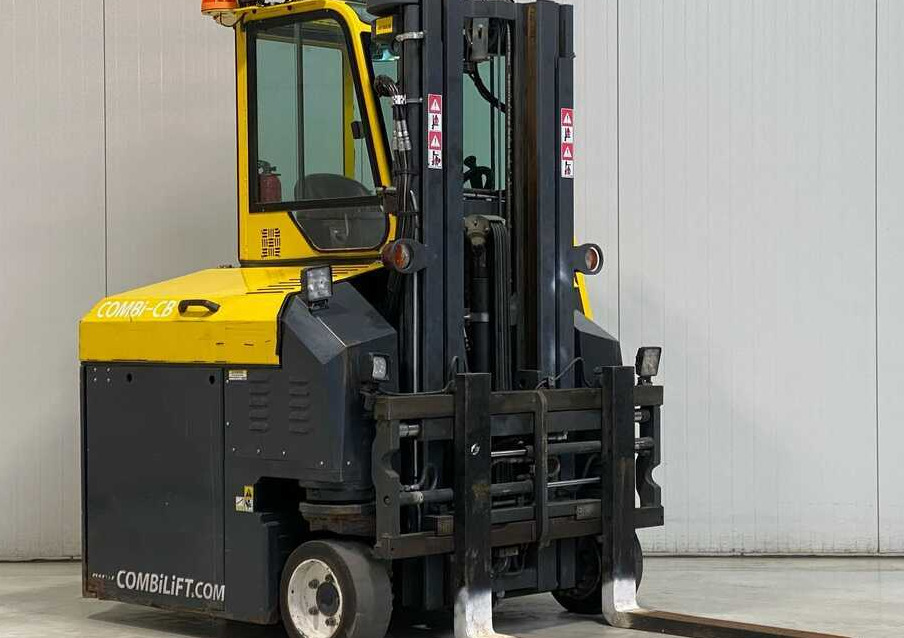 Combilift CBE2500 / TRIPLEX / 4900 / FREE LIFT - 4-suunaline lükandmastiga tõstuk: pilt 1 Combilift CBE2500 / TRIPLEX / 4900 / FREE LIFT - 4-suunaline lükandmastiga tõstuk: pilt 1