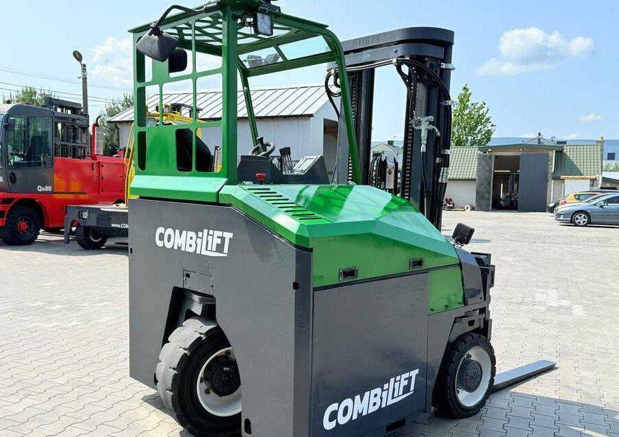 Combilift CBE4000 / TRIPLEX / 5200 / FREE-LIFT - 4-suunaline lükandmastiga tõstuk: pilt 4 Combilift CBE4000 / TRIPLEX / 5200 / FREE-LIFT - 4-suunaline lükandmastiga tõstuk: pilt 4
