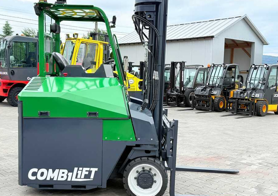 Combilift CBE4000 / TRIPLEX / 5200 / FREE-LIFT - 4-suunaline lükandmastiga tõstuk: pilt 3 Combilift CBE4000 / TRIPLEX / 5200 / FREE-LIFT - 4-suunaline lükandmastiga tõstuk: pilt 3