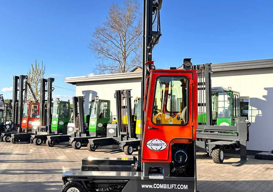 Combilift COMBILIFT C4000 – TRIPLEX 9300 mm – Year 2017 – GAS – FREE LIFT – FORK SIDE SHIFT – CONDITION 5/5 - 4-suunaline lükandmastiga tõstuk: pilt 3 Combilift COMBILIFT C4000 – TRIPLEX 9300 mm – Year 2017 – GAS – FREE LIFT – FORK SIDE SHIFT – CONDITION 5/5 - 4-suunaline lükandmastiga tõstuk: pilt 3