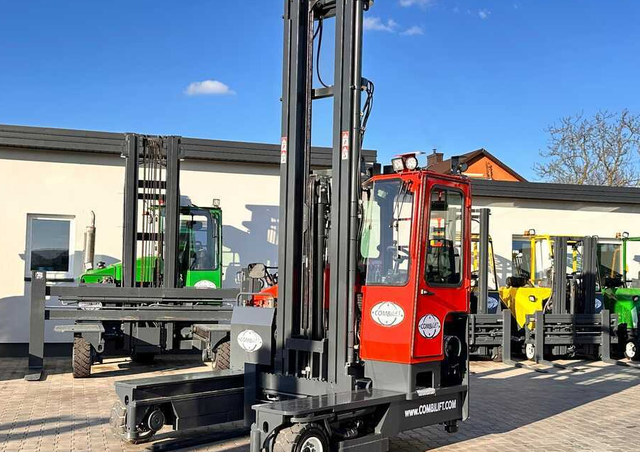 Combilift COMBILIFT C4000 – TRIPLEX 9300 mm – Year 2017 – GAS – FREE LIFT – FORK SIDE SHIFT – CONDITION 5/5 - 4-suunaline lükandmastiga tõstuk: pilt 2 Combilift COMBILIFT C4000 – TRIPLEX 9300 mm – Year 2017 – GAS – FREE LIFT – FORK SIDE SHIFT – CONDITION 5/5 - 4-suunaline lükandmastiga tõstuk: pilt 2