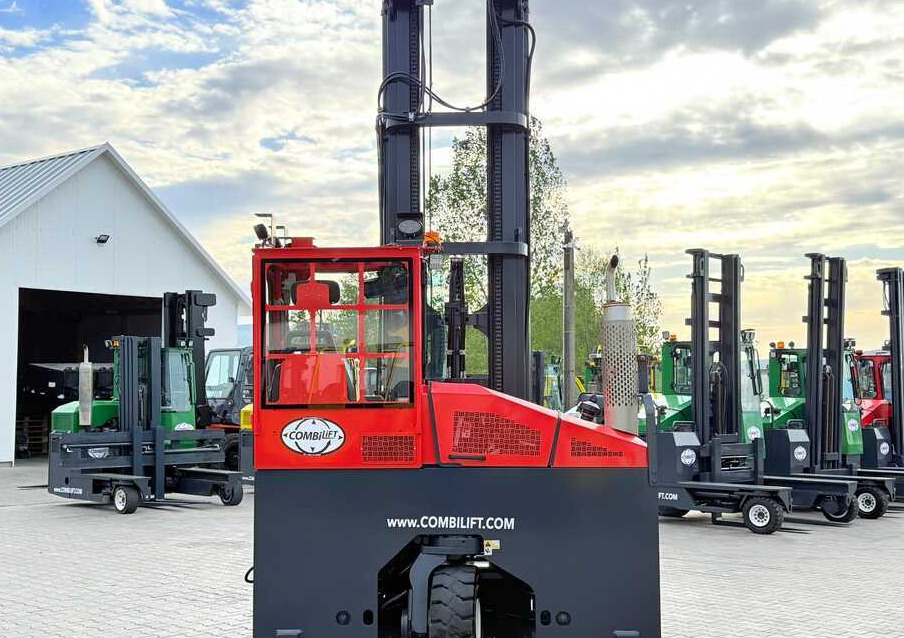 Combilift COMBILIFT C4000 – TRIPLEX 9300 mm – Year 2017 – GAS – FREE LIFT – FORK SIDE SHIFT – CONDITION 5/5 - 4-suunaline lükandmastiga tõstuk: pilt 5 Combilift COMBILIFT C4000 – TRIPLEX 9300 mm – Year 2017 – GAS – FREE LIFT – FORK SIDE SHIFT – CONDITION 5/5 - 4-suunaline lükandmastiga tõstuk: pilt 5