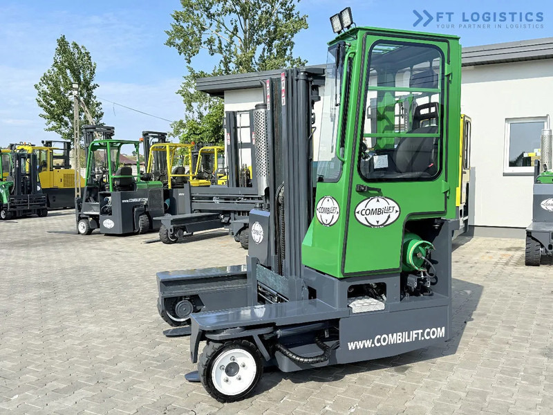 Combilift Combilift C2500 / GAS / TRIPLEX 4900MM / FREE LIFT / ONLY 2446 HOURS / FORK POSITIONER / FULL CABIN / PERFECT CONDITION / Wide r - 4-suunaline lükandmastiga tõstuk: pilt 3 Combilift Combilift C2500 / GAS / TRIPLEX 4900MM / FREE LIFT / ONLY 2446 HOURS / FORK POSITIONER / FULL CABIN / PERFECT CONDITION / Wide r - 4-suunaline lükandmastiga tõstuk: pilt 3