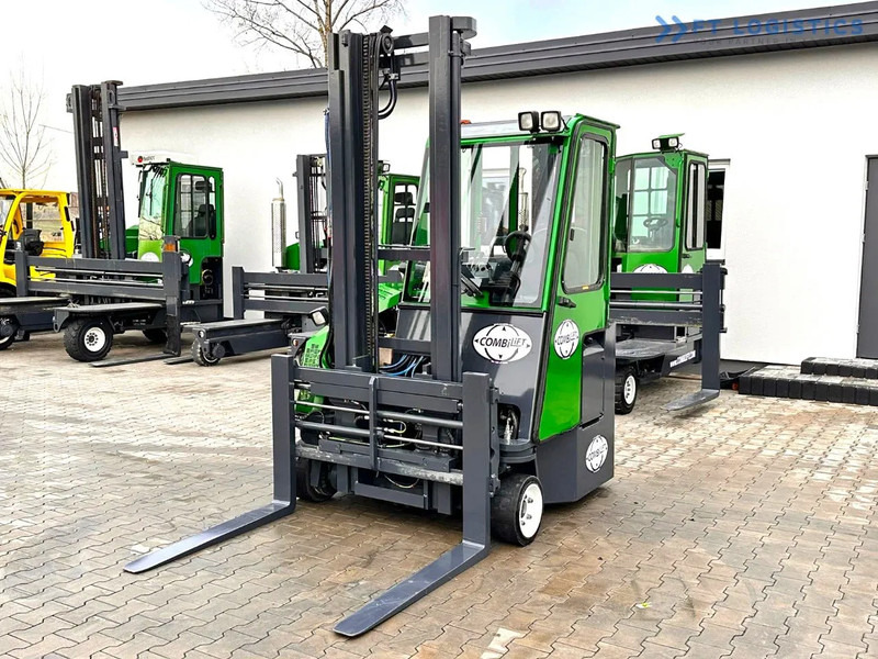 Combilift Combilift C3000CB - DUPLEX 4000mm - Year 2015 - / CABIN - HEATING / ONLY 6546 MTH / EXCELLENT CONDITION / LIKE NEW! Combilift C3 - 4-suunaline lükandmastiga tõstuk: pilt 2 Combilift Combilift C3000CB - DUPLEX 4000mm - Year 2015 - / CABIN - HEATING / ONLY 6546 MTH / EXCELLENT CONDITION / LIKE NEW! Combilift C3 - 4-suunaline lükandmastiga tõstuk: pilt 2