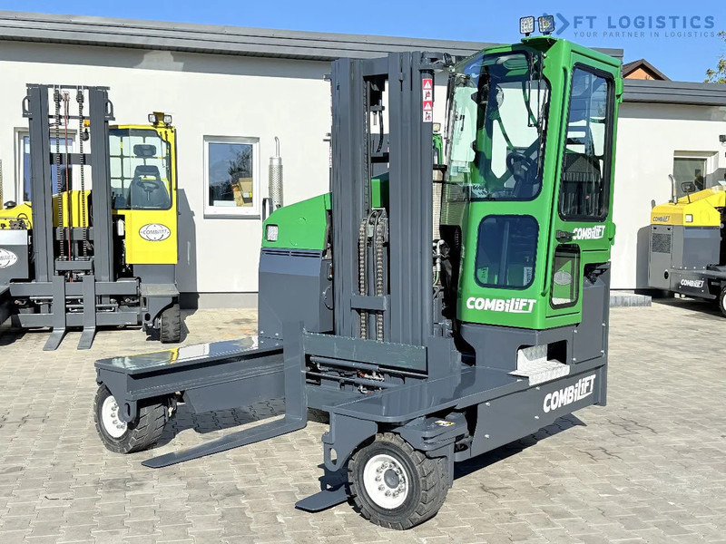 Combilift Combilift FOUR-WAY MULTIDIRECTIONAL FORKLIFT C4500 / DIESEL / TRIPLEX 4900MM / ONLY 4854 HOURS / FORK POSITIONER / FULL CABIN – - 4-suunaline lükandmastiga tõstuk: pilt 4 Combilift Combilift FOUR-WAY MULTIDIRECTIONAL FORKLIFT C4500 / DIESEL / TRIPLEX 4900MM / ONLY 4854 HOURS / FORK POSITIONER / FULL CABIN – - 4-suunaline lükandmastiga tõstuk: pilt 4