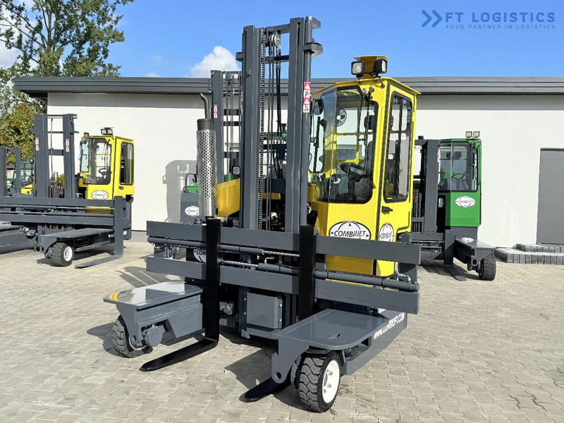 Combilift FOUR-WAY / MULTI-DIRECTIONAL FORKLIFT / ONLY 491 HOURS / C2500 / GAS / DUPLEX 4600MM / SHORT – ONLY 1900MM / WIDTH 2700MM WITH F - 4-suunaline lükandmastiga tõstuk: pilt 1 Combilift FOUR-WAY / MULTI-DIRECTIONAL FORKLIFT / ONLY 491 HOURS / C2500 / GAS / DUPLEX 4600MM / SHORT – ONLY 1900MM / WIDTH 2700MM WITH F - 4-suunaline lükandmastiga tõstuk: pilt 1