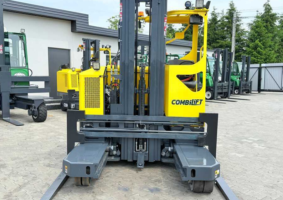 Combilift MR / ELECTRIC / TRIPLEX – 6000MM / FULL FREE LIFT / WIDE POSITIONER / FORK SIDESHIFT / ONLY 1400 HOURS / LIKE NEW - 4-suunaline lükandmastiga tõstuk: pilt 4 Combilift MR / ELECTRIC / TRIPLEX – 6000MM / FULL FREE LIFT / WIDE POSITIONER / FORK SIDESHIFT / ONLY 1400 HOURS / LIKE NEW - 4-suunaline lükandmastiga tõstuk: pilt 4