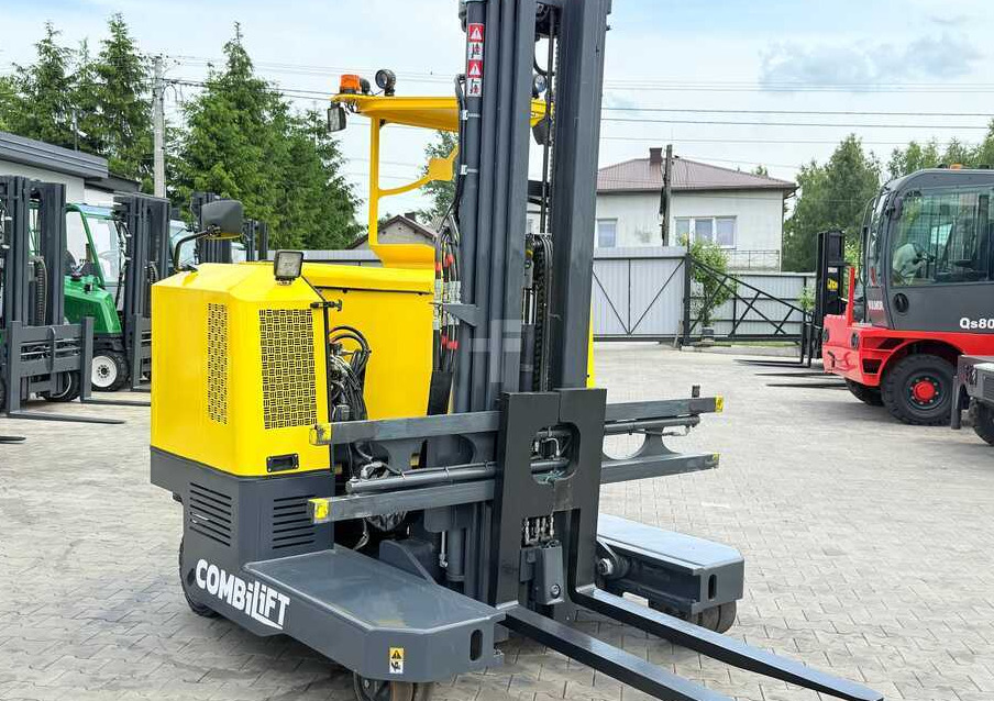 4-suunaline lükandmastiga tõstuk Combilift MR / ELECTRIC / TRIPLEX – 6000MM / FULL FREE LIFT / WIDE POSITIONER / FORK SIDESHIFT / ONLY 1400 HOURS / LIKE NEW: pilt 39