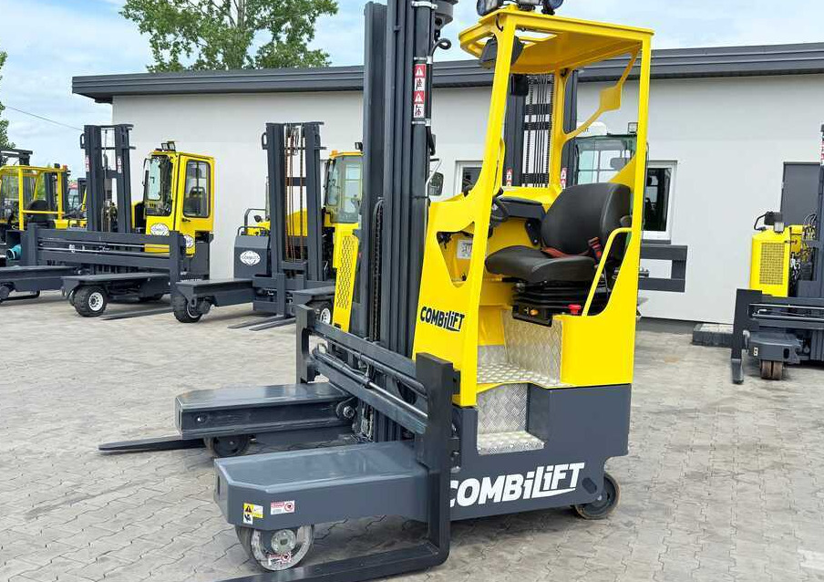 Combilift MR / ELECTRIC / TRIPLEX – 6000MM / FULL FREE LIFT / WIDE POSITIONER / FORK SIDESHIFT / ONLY 1400 HOURS / LIKE NEW - 4-suunaline lükandmastiga tõstuk: pilt 3 Combilift MR / ELECTRIC / TRIPLEX – 6000MM / FULL FREE LIFT / WIDE POSITIONER / FORK SIDESHIFT / ONLY 1400 HOURS / LIKE NEW - 4-suunaline lükandmastiga tõstuk: pilt 3