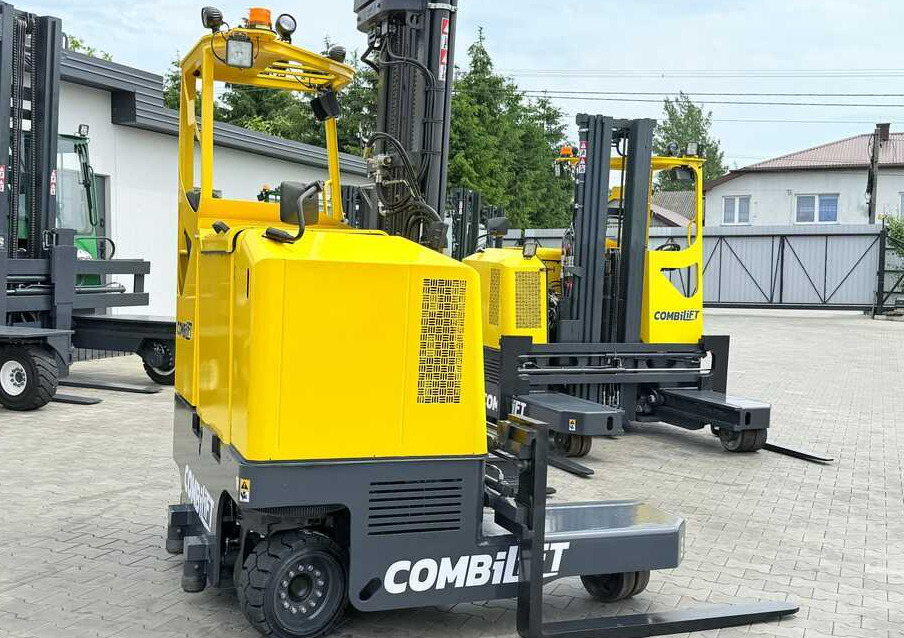 Combilift MR / ELECTRIC / TRIPLEX – 6000MM / FULL FREE LIFT / WIDE POSITIONER / FORK SIDESHIFT / ONLY 1400 HOURS / LIKE NEW - 4-suunaline lükandmastiga tõstuk: pilt 5 Combilift MR / ELECTRIC / TRIPLEX – 6000MM / FULL FREE LIFT / WIDE POSITIONER / FORK SIDESHIFT / ONLY 1400 HOURS / LIKE NEW - 4-suunaline lükandmastiga tõstuk: pilt 5