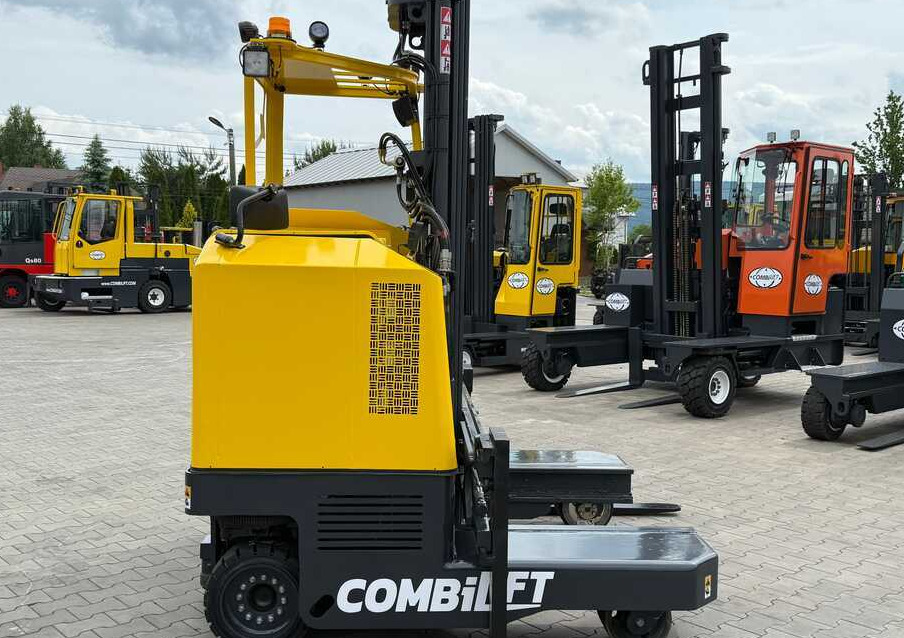 Combilift MR / ELECTRIC / TRIPLEX – 6000MM / FULL FREE LIFT / WIDE POSITIONER / FORK SIDESHIFT / ONLY 1400 HOURS / LIKE NEW - 4-suunaline lükandmastiga tõstuk: pilt 4 Combilift MR / ELECTRIC / TRIPLEX – 6000MM / FULL FREE LIFT / WIDE POSITIONER / FORK SIDESHIFT / ONLY 1400 HOURS / LIKE NEW - 4-suunaline lükandmastiga tõstuk: pilt 4