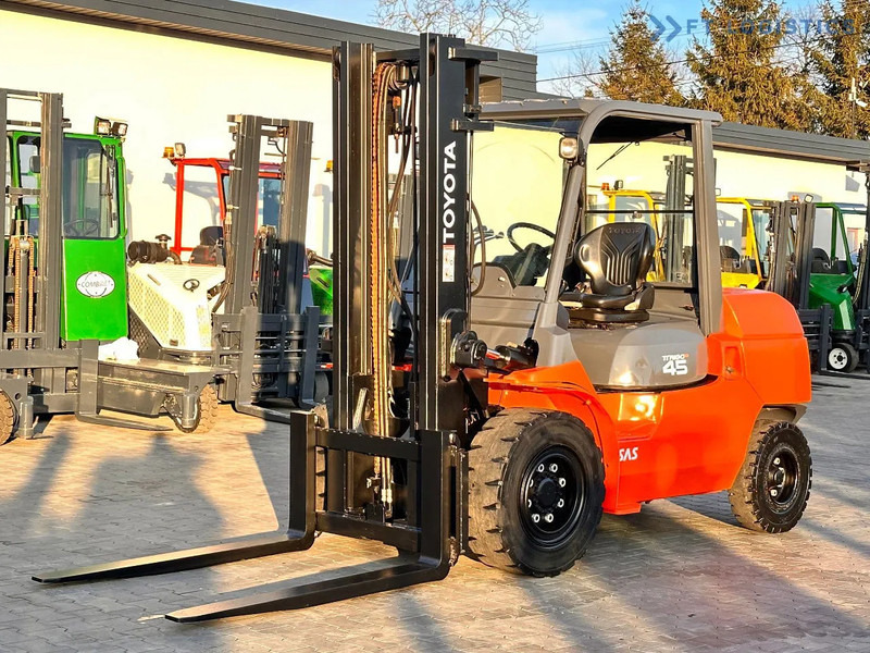 Diiseltõstuk Toyota 42-4FD40 / DIESEL / 4500KG / DUPLEX / FORKS 1400MM / WELL-MAINTAINED 42-4FD40 / DIESEL / 4500KG / DUPLEX / FORKS 1400MM / WELL-M: pilt 1