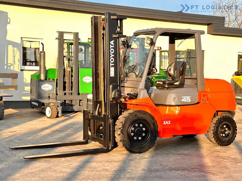 Toyota 42-4FD40 / DIESEL / 4500KG / DUPLEX / FORKS 1400MM / WELL-MAINTAINED 42-4FD40 / DIESEL / 4500KG / DUPLEX / FORKS 1400MM / WELL-M - Diiseltõstuk: pilt 3 Toyota 42-4FD40 / DIESEL / 4500KG / DUPLEX / FORKS 1400MM / WELL-MAINTAINED 42-4FD40 / DIESEL / 4500KG / DUPLEX / FORKS 1400MM / WELL-M - Diiseltõstuk: pilt 3
