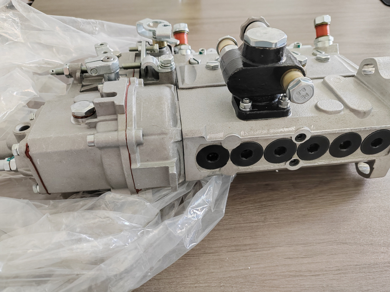 CATERPILLAR 212-8559 - Sissepritse - Ekskavaator: pilt 2 CATERPILLAR 212-8559 - Sissepritse - Ekskavaator: pilt 2