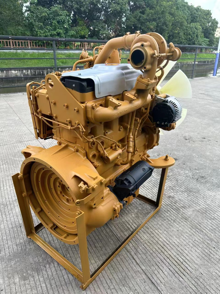 CATERPILLAR C4.4 - Mootor - Ekskavaator: pilt 3 CATERPILLAR C4.4 - Mootor - Ekskavaator: pilt 3