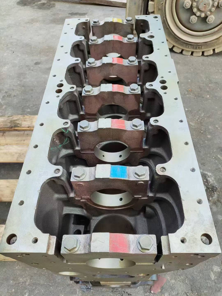 CATERPILLAR c6.6 - Silindriplokk - Ekskavaator: pilt 1 CATERPILLAR c6.6 - Silindriplokk - Ekskavaator: pilt 1