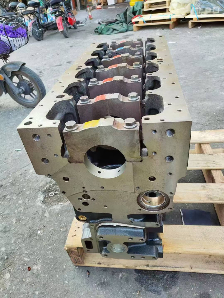 CATERPILLAR c6.6 - Silindriplokk - Ekskavaator: pilt 2 CATERPILLAR c6.6 - Silindriplokk - Ekskavaator: pilt 2