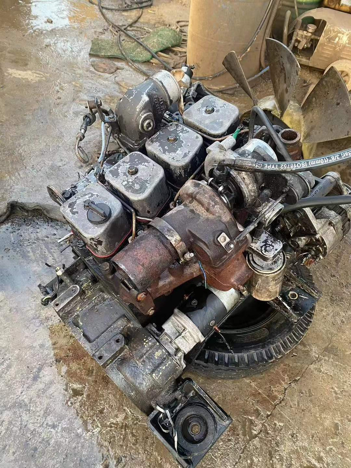 CUMMINS 4BT3.9 - Mootor - Ekskavaator: pilt 2 CUMMINS 4BT3.9 - Mootor - Ekskavaator: pilt 2