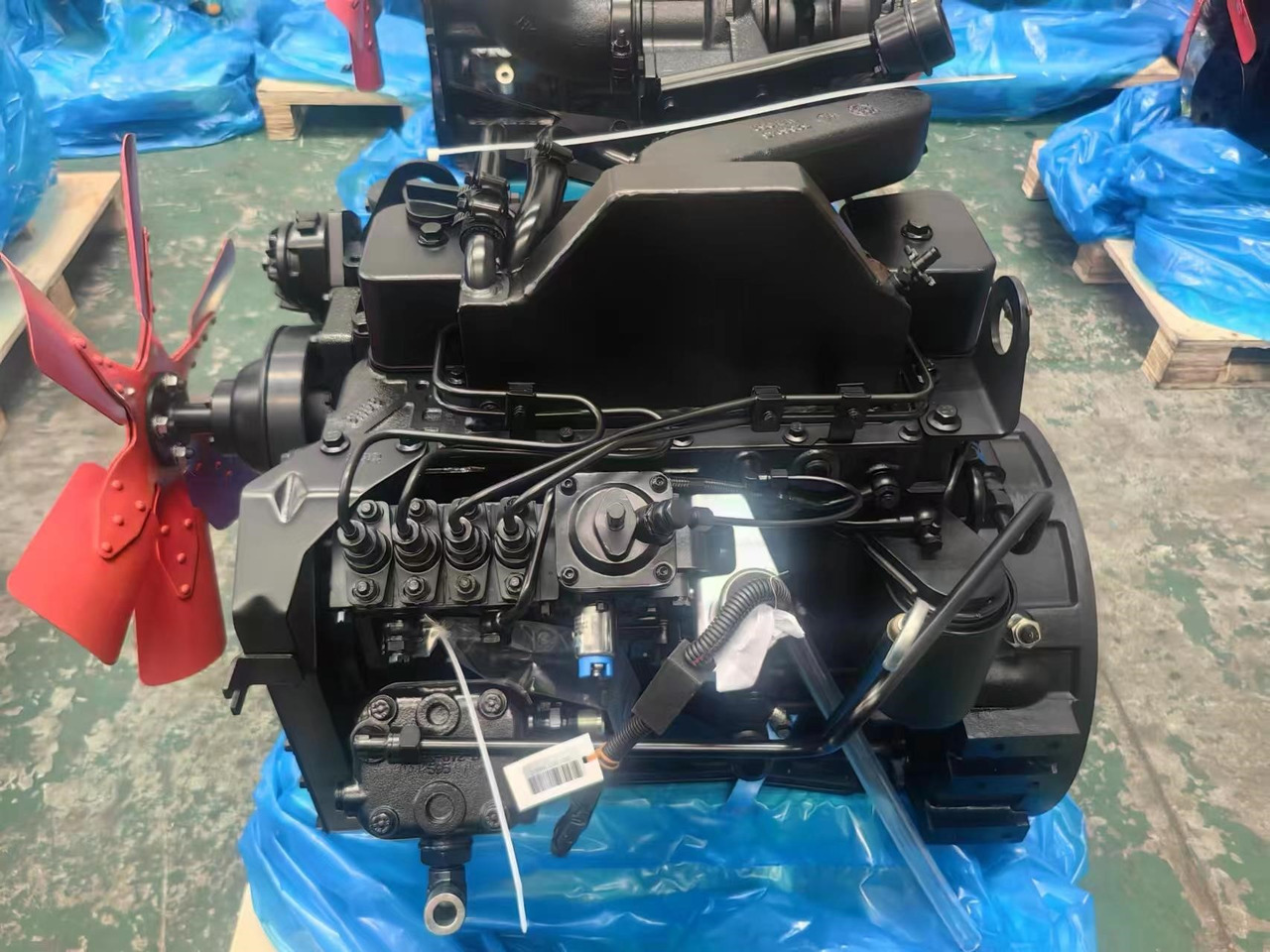 CUMMINS 4BT3.9c - Mootor - Ekskavaator: pilt 4 CUMMINS 4BT3.9c - Mootor - Ekskavaator: pilt 4